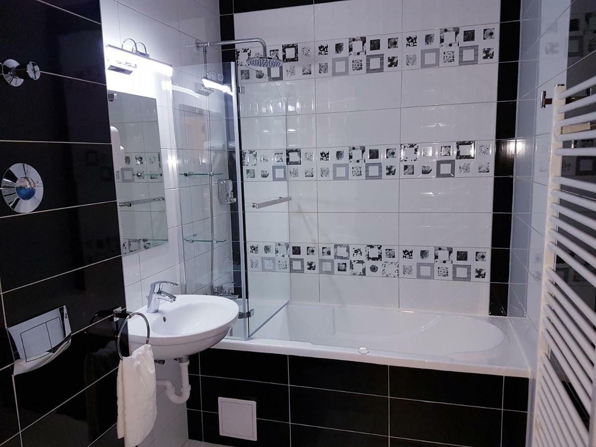 Dream Apartment Brasov - West ภายนอก รูปภาพ